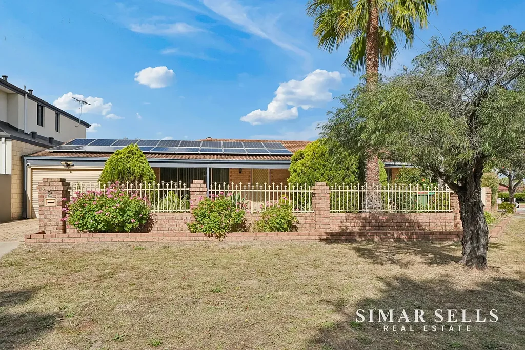 Morley 3ਬੈੱਡਰੂਮ Established Corner-Block Living with Space, Comfort & Convenience