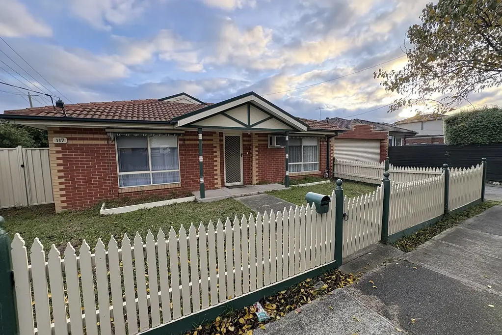 Freshly Updated Unit in Prime Tullamarine Location