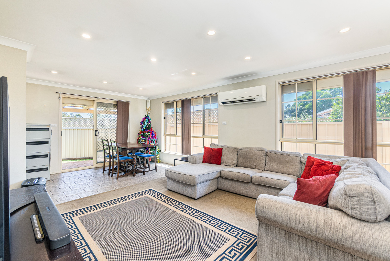 8 BURROWES GR, DEAN PARK NSW 2761, 0 Bedrooms, 0 Bathrooms, House