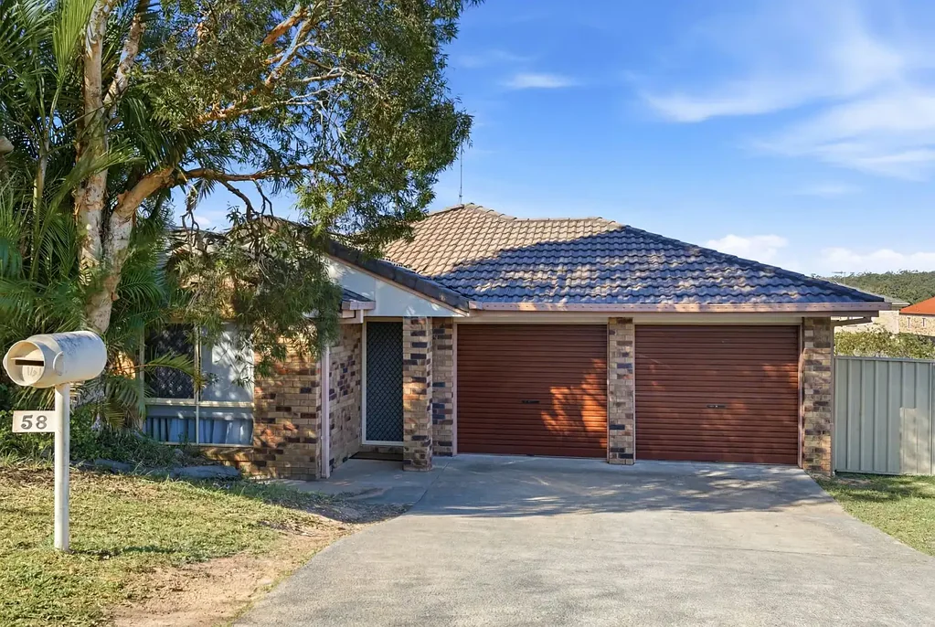 Drewvale 4 Slaapkamer Modern 4-Bedroom Living with Space, Comfort in Prestigious Stretton College Catc