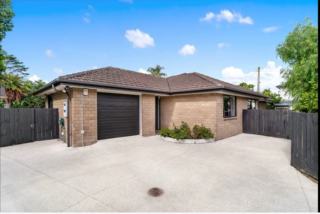 14A Sutton Crescent, Papakura, Auckland