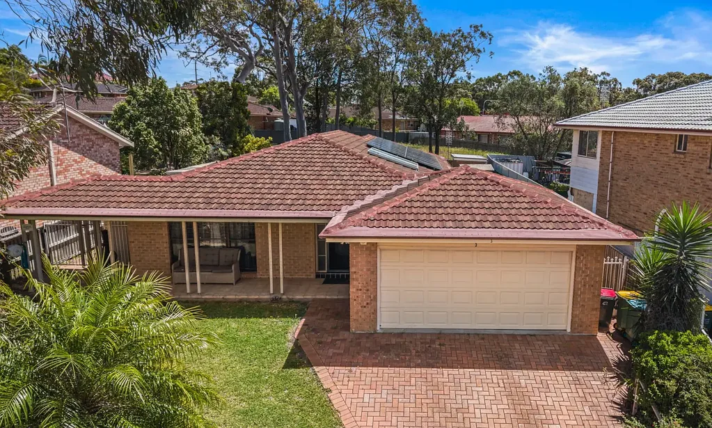 Lake Haven 4房  On Lonsdale Close, Everything's Close!