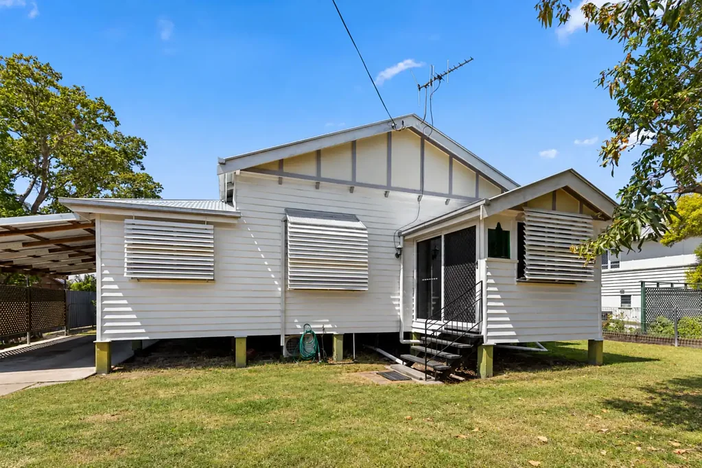 Maryborough 2Phòng ngủ Character, Convenience & Dual Living Potential
