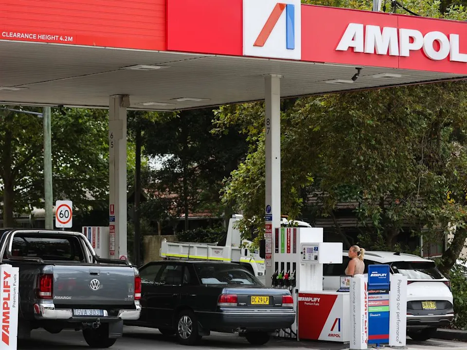 油价飙升引爆众怒！澳洲政府紧急传唤BP、7-11等巨头，"价格警察"ACCC出动，违者或面临1亿澳元天价罚款！