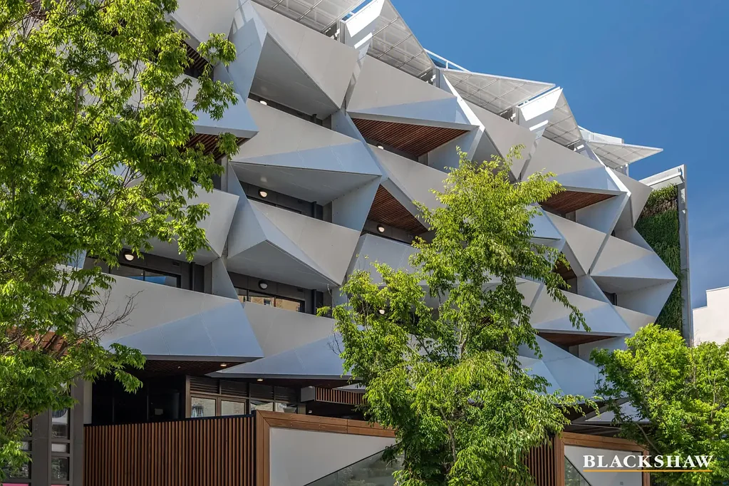 Designer Apartment in the Heart of Braddon – 1 Bedroom + Study in Landmark Yamaroshi
