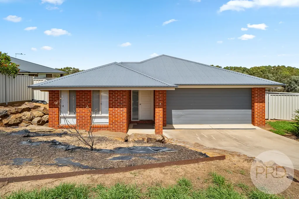 11 Sunvale Crescent, Estella, NSW 2650