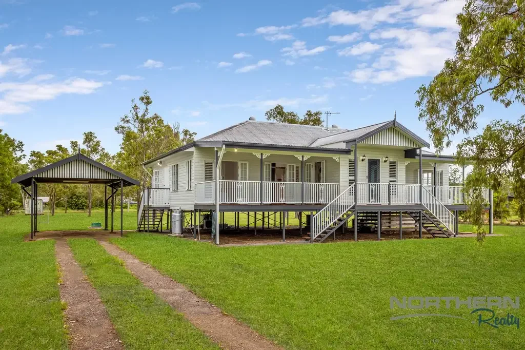 Black River 4બેડરૂમ Acreage Living with Fresh Appeal – Move In & Enjoy!