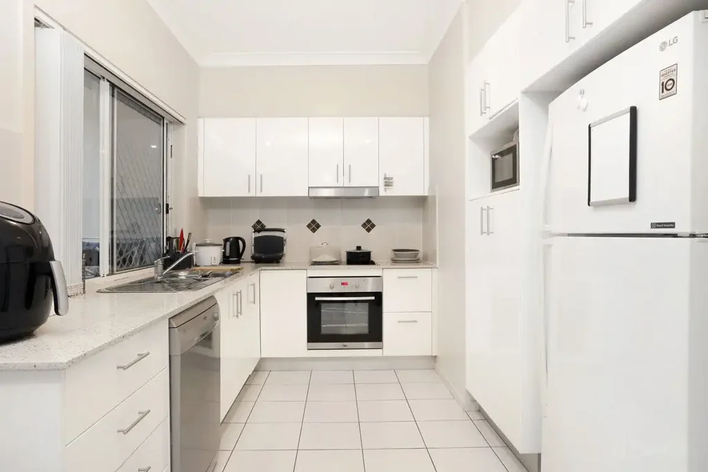 Southport 3房  PRICE REDUCED Stunning 3-Bedroom Townhouse in Prime Southport Location