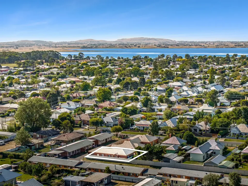 Colac 3 Slaapkamer SPACIOUS UNIT, EASY LIFESTYLE