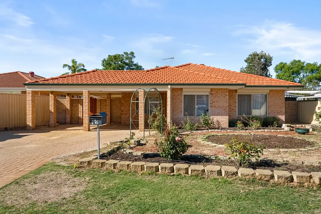 Warnbro 4ห้องนอน Opportunity Awaits at 16 Senegal Grove.