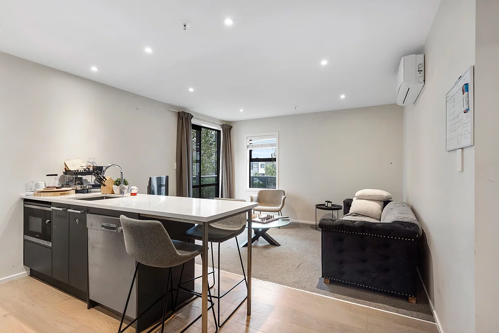 Mangere 2房  GROUND FLOOR - SPACIOUS - CORNER UNIT