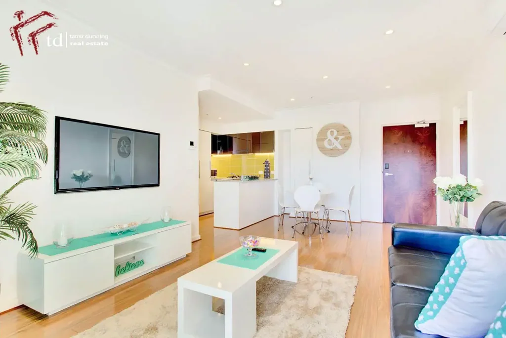 Spacious and fully furnished CBD Apartment.