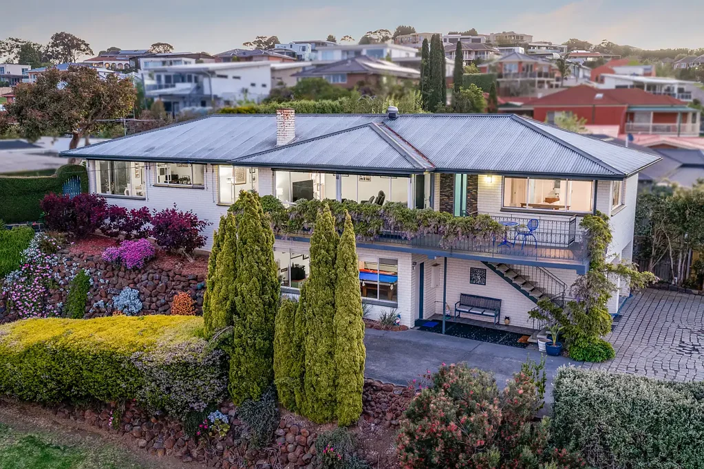 41 Challambra Crescent, Highton, VIC 3216