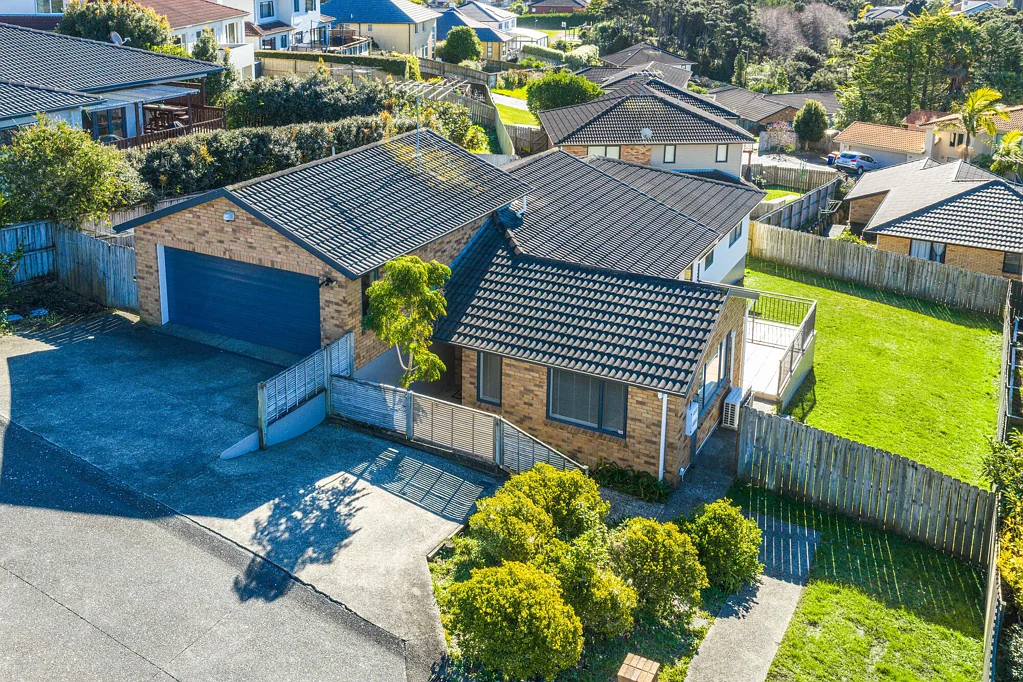 Greenhithe 4 Bedroom Perfect for Larger Families in Greenhithe