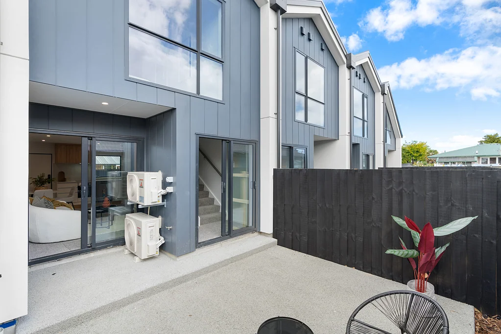 Hornby 2 Bedroom Motivated Vendor-Price Slashed! Time to Act Fast!