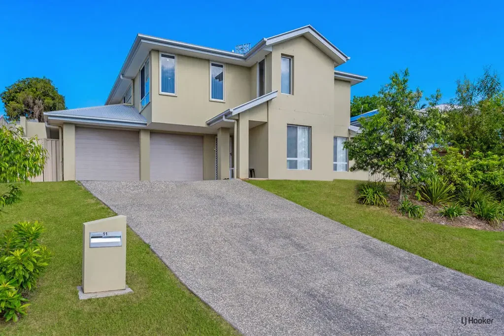 Spacious Family Home With Large Yard
