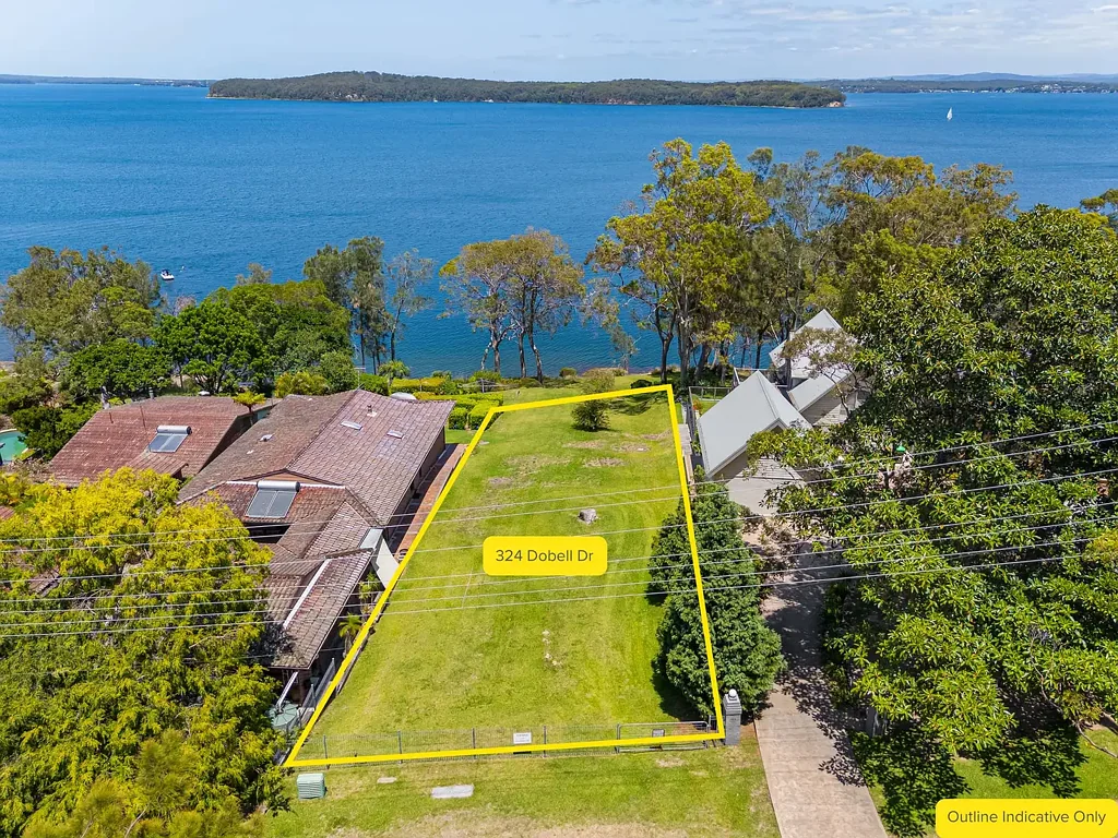 Wangi Wangi  WATERFRONT RESERVE VACANT LAND - EASY ACCESS TO THE LAKES EDGE & GREAT LAKE VIEWS