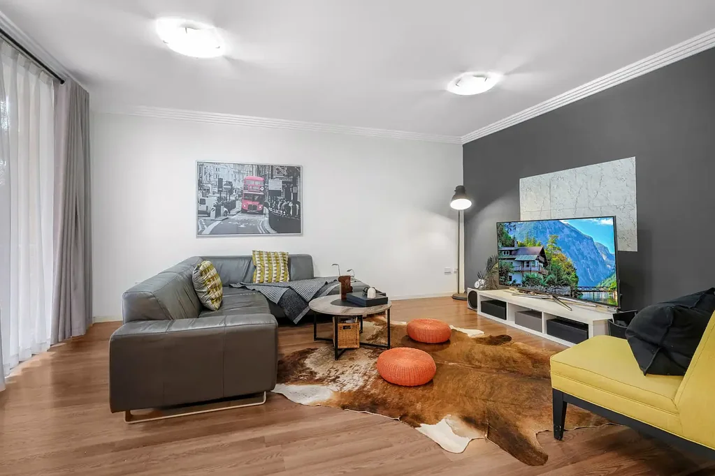 Homebush 2ਬੈੱਡਰੂਮ Additional Study Room| Solid & Cozy Home | Dual Balconies | Homebush Public School Zone |Facing Quiet Side