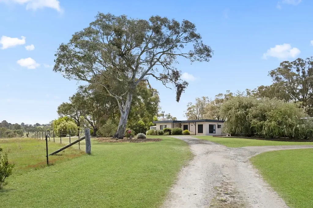 Mummel COUNTRY LIVING AT ITS BEST