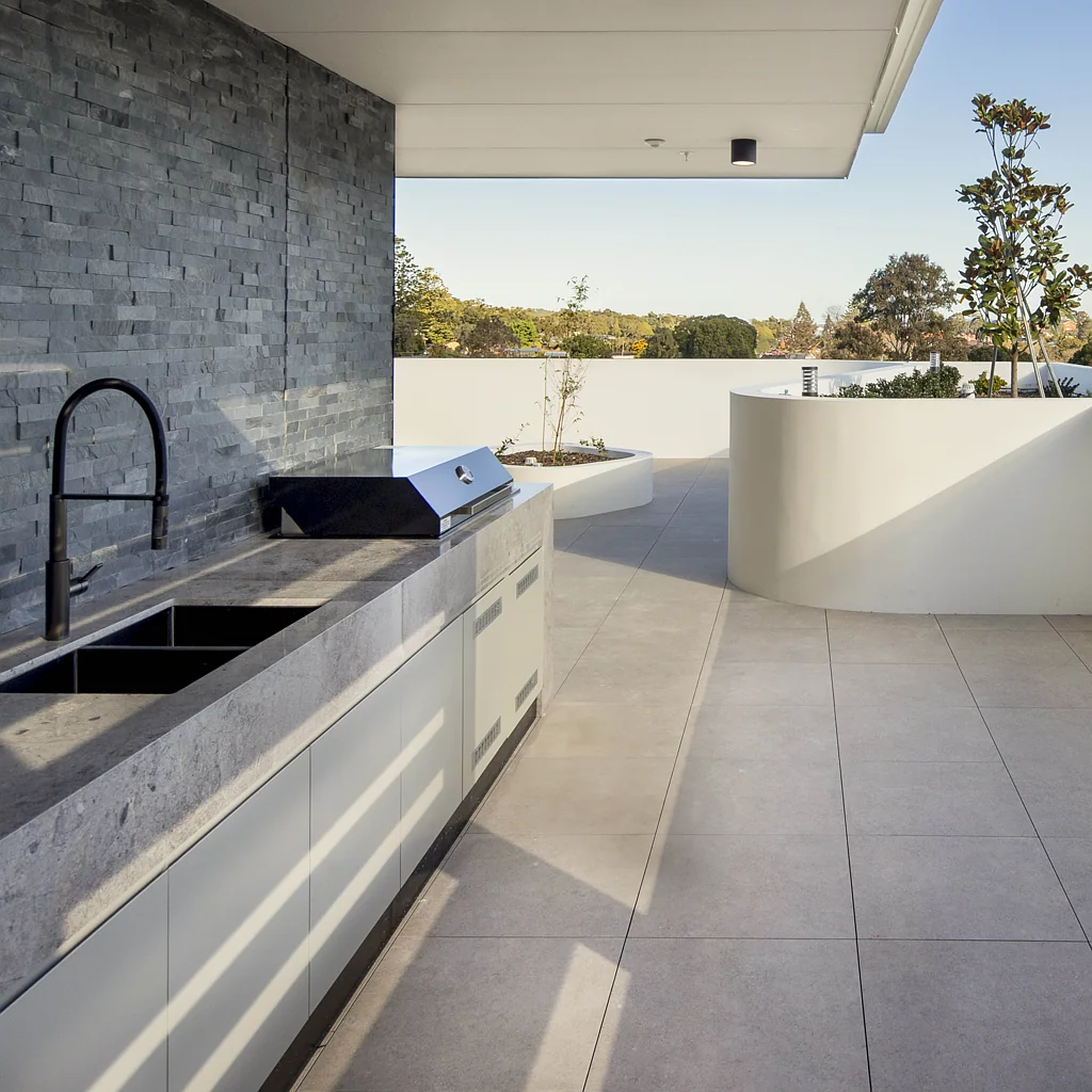 Burwood Penthouse 3 bedrooms with panoramic open views, ready to move in