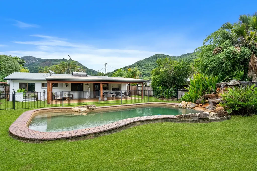 10 Tarana Close, Caravonica, QLD 4878