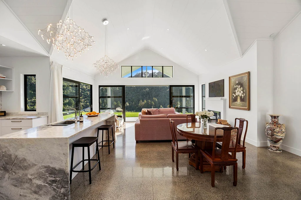 Waitakere 5ห้องนอน The Family Compound