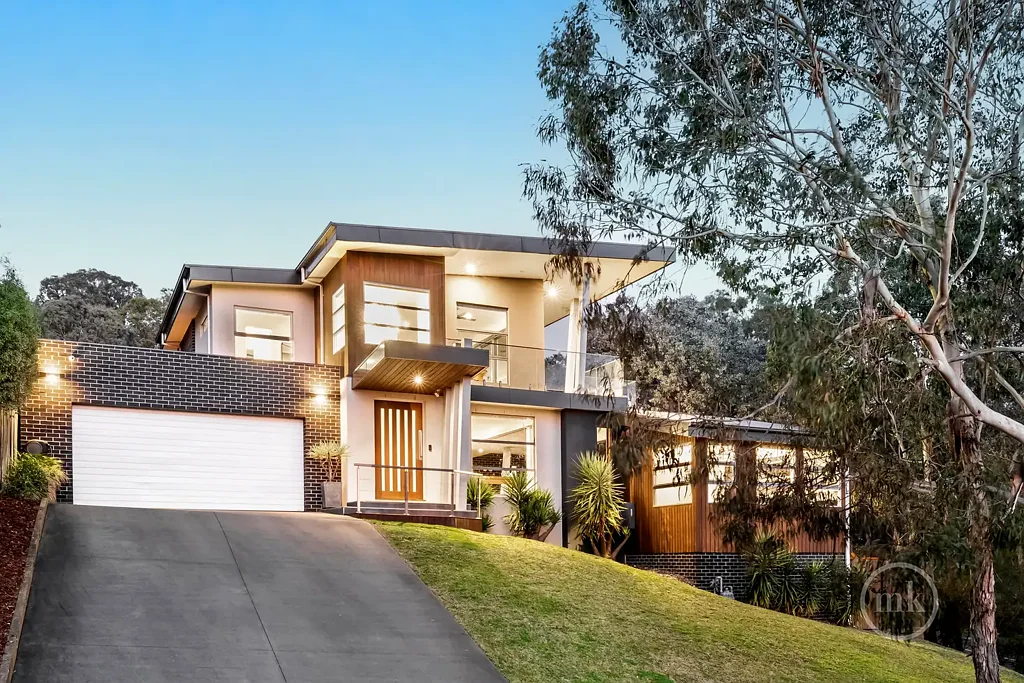 Eltham 4ਬੈੱਡਰੂਮ Poolside Luxury, Functionally And Low Maintenance Living!