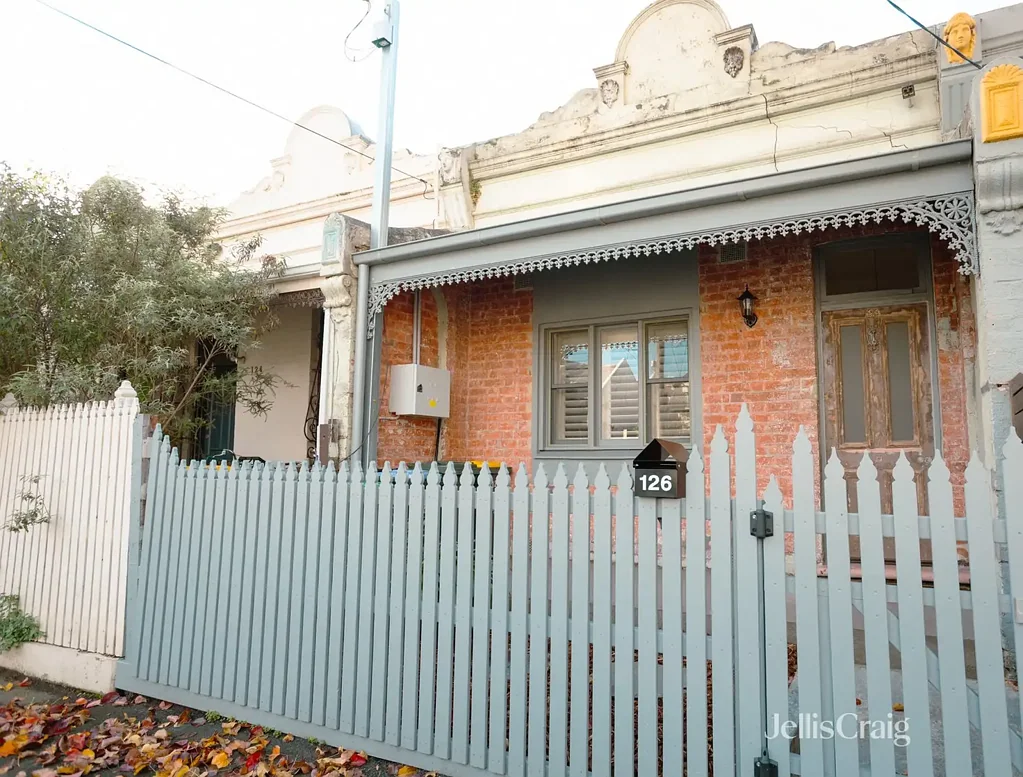 Freshly Updated Collingwood Home with Private Courtyard