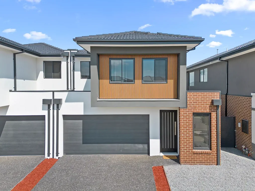 38 Spindle Street, Clyde North, VIC 3978