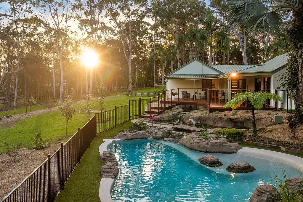 Cooroibah 4ਬੈੱਡਰੂਮ Luxurious Country Retreat on 2.57 Acres