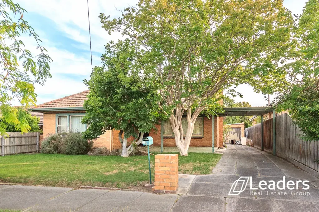 Close to Chadstone Shopping Centre