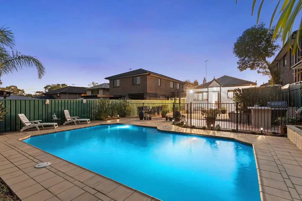 Strathfield South 3Kwarto CHARACTER FILLED DOUBLE BRICK CHARMER IN A BLUE-CHIP STRATHFIELD SOUTH LOCATION