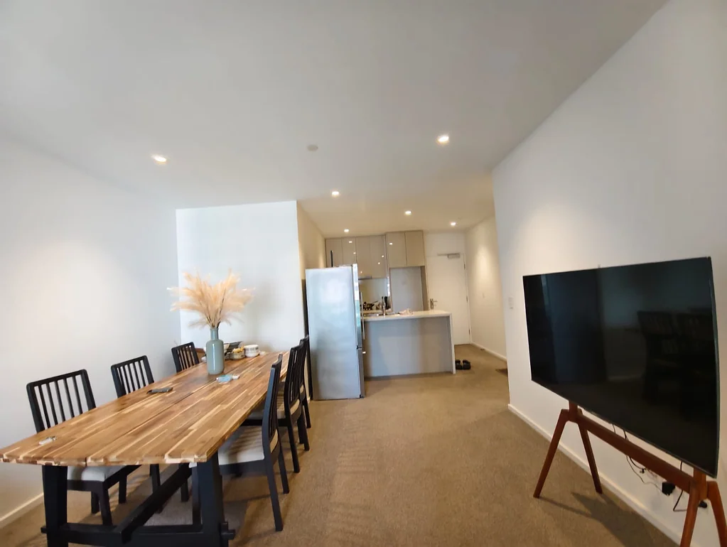 2 Bed, 2 Bath Apartment for Rent - $795/Week | Furnished | Lonsdale St, Melbourne