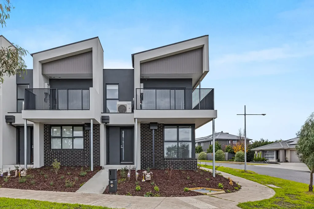 A Contemporary Gem Near It All