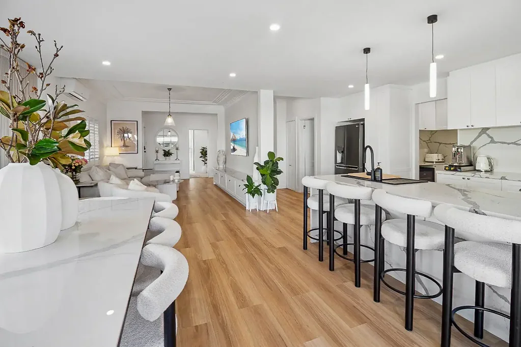 Elegant Hampton-Style Home in Beautiful Connells Point