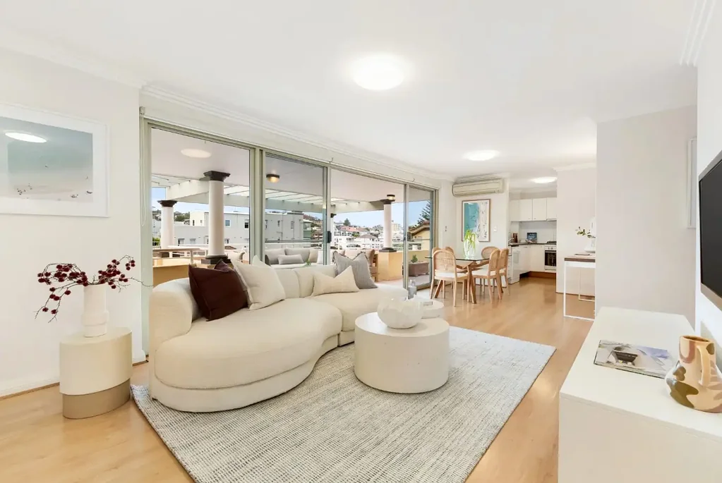 Coogee Beach Lifestyle | Top-Floor North-Facing Residence