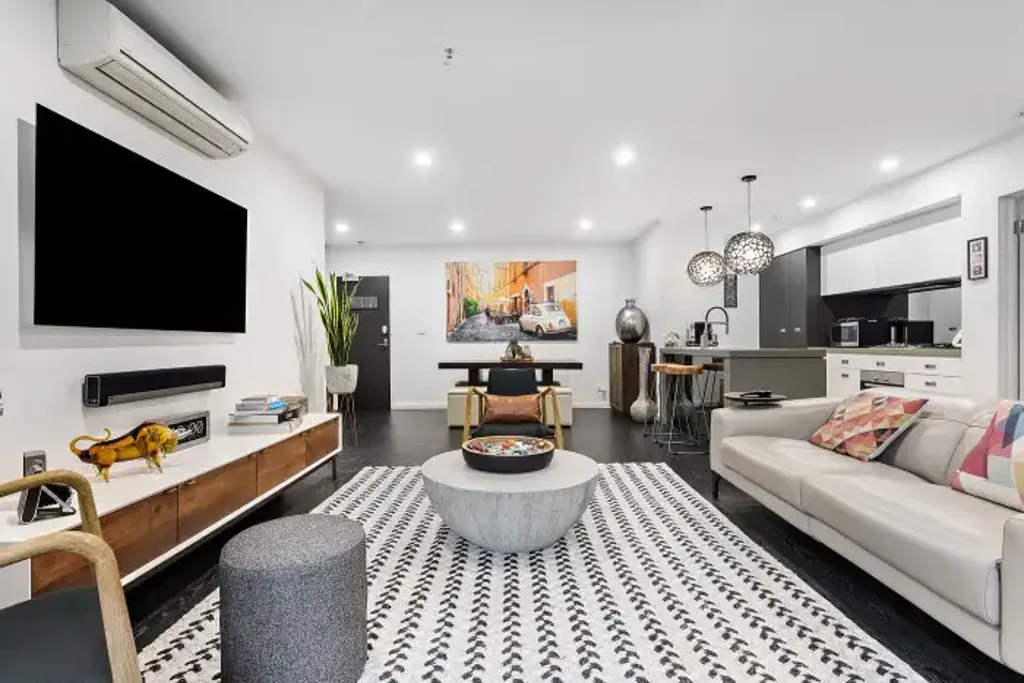 Luxe Living In Toorak With Entertaining Terrace…