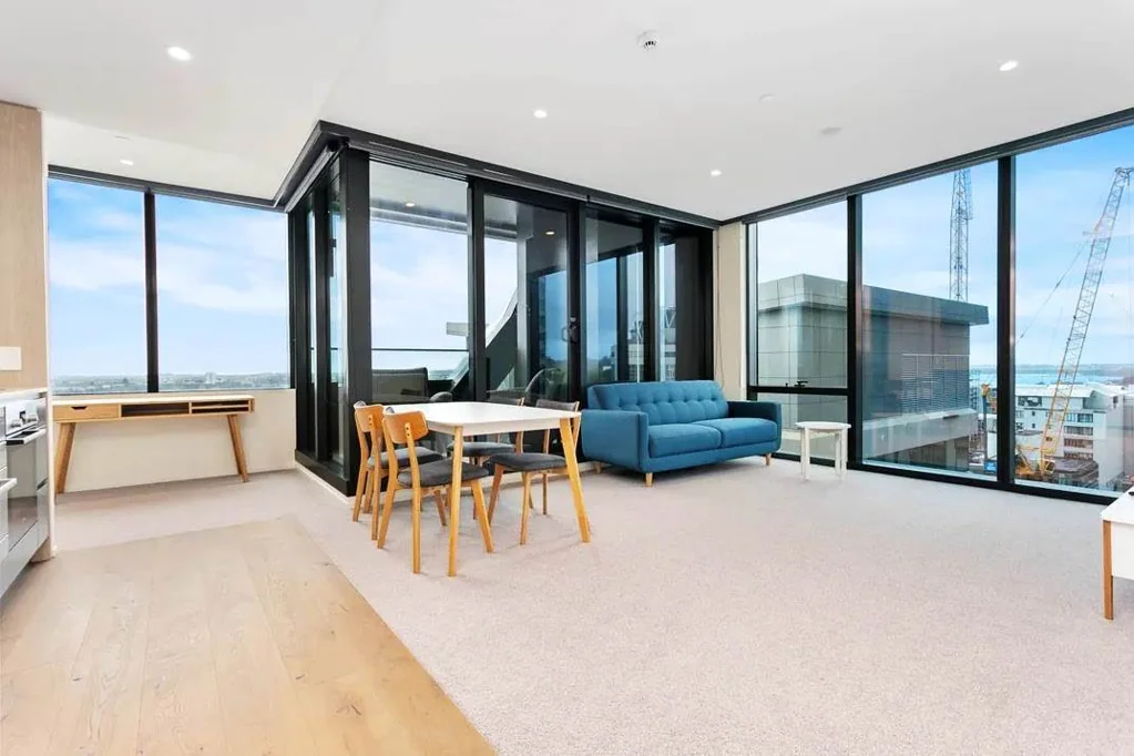 Luxury Furnished 1-Bedroom Apartment in The Pa...