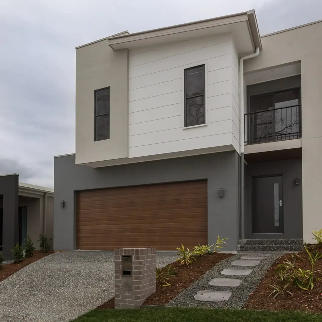 STUNNING FAMILY HOME IN BLOOM ESTATE