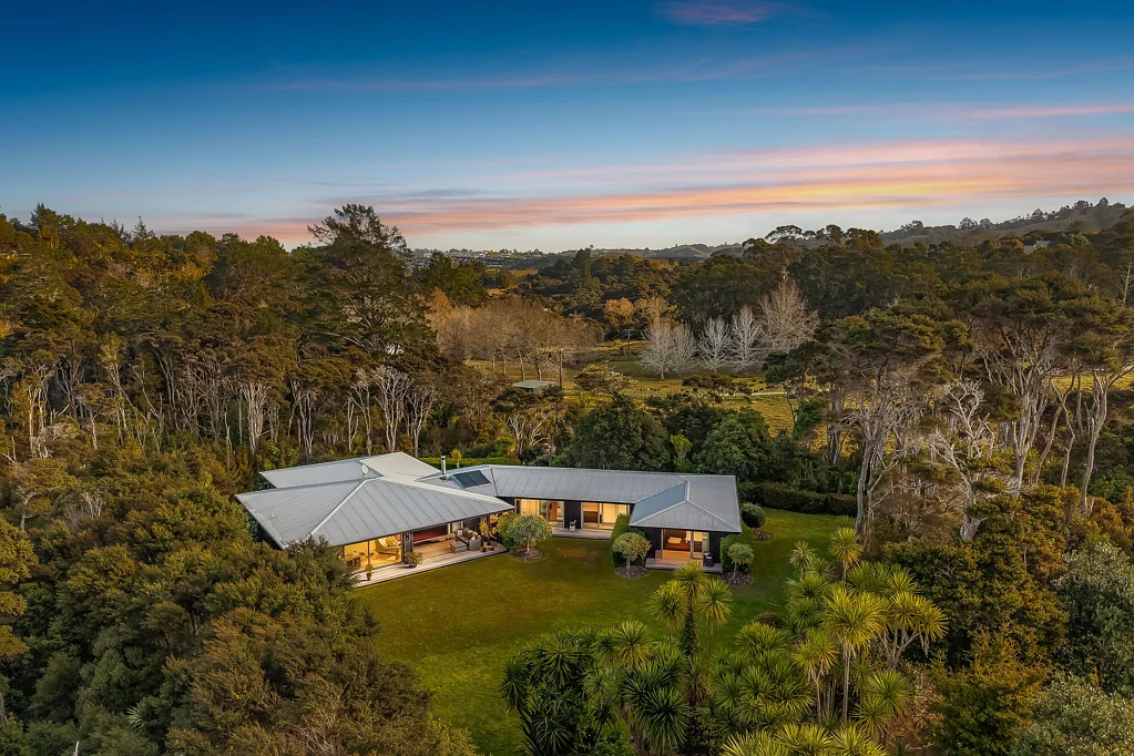 Orewa 4 Bedroom Private Lifestyle. Coastal Convenience.