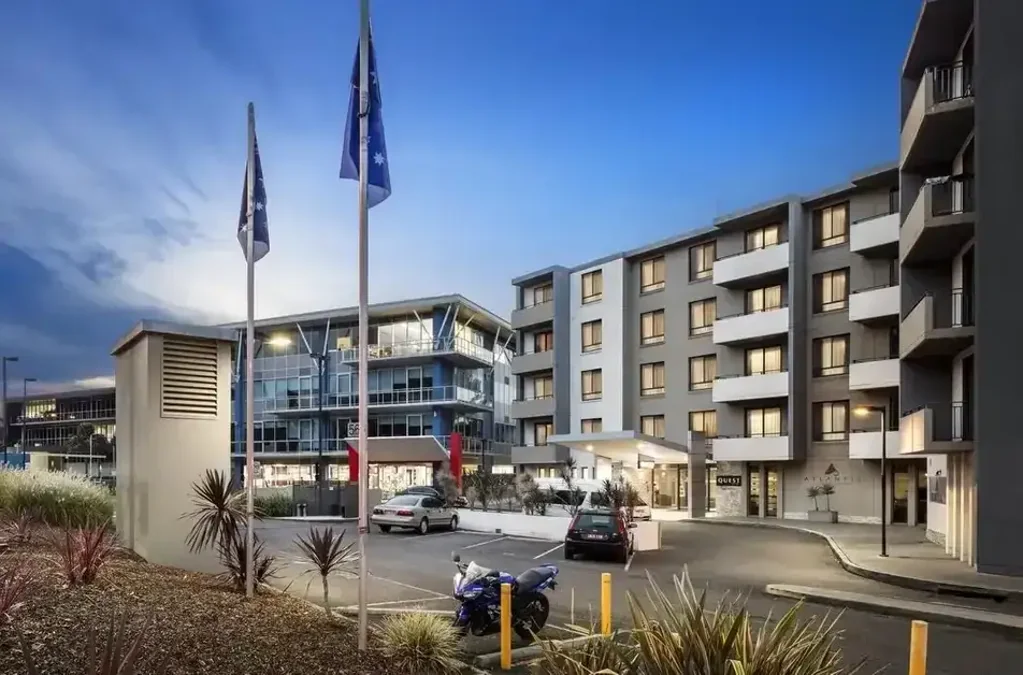 Macquarie Park 2房 商务中心邻 海滨绿化 观景北向宅 双重独立入口 投资佳选 全套家具  高租金回报 社区醇熟设施 Great Investment Opportunity - Newly Renovated Dual Key Apartment