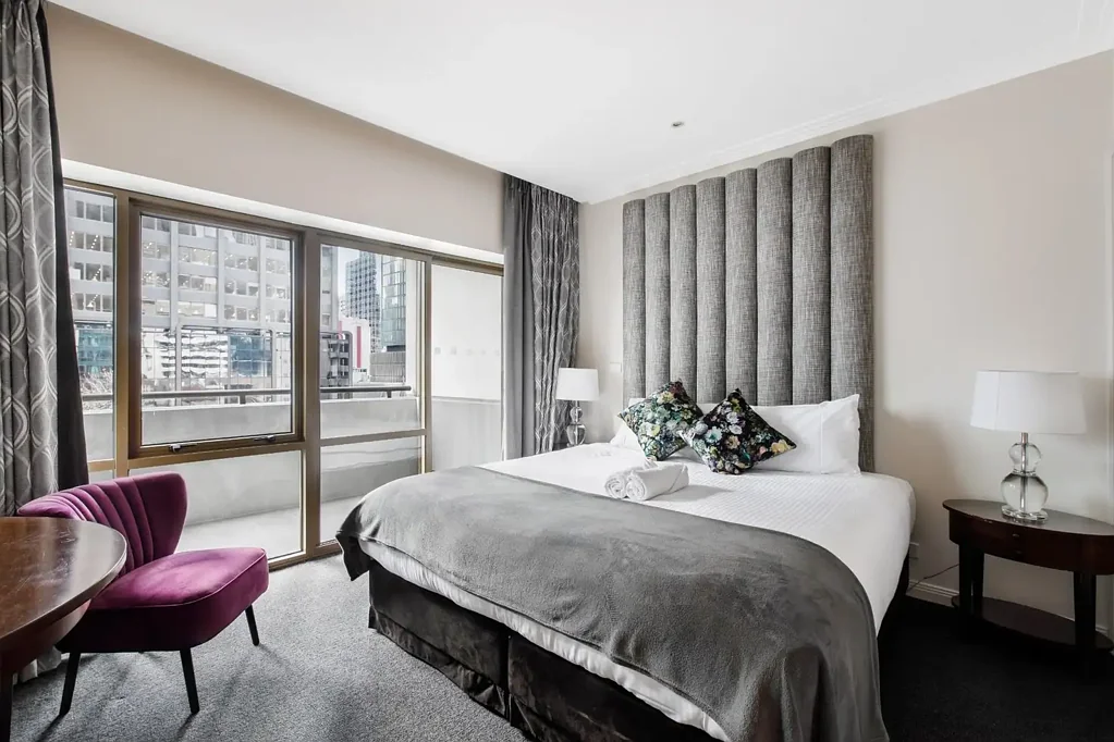 Melbourne 1 Bedroom Solid Investment or Owner Occupy - The Choice is Yours...