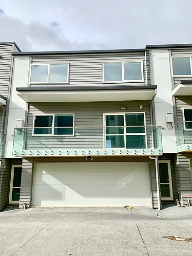 Three Storey 4 Bedrooms House