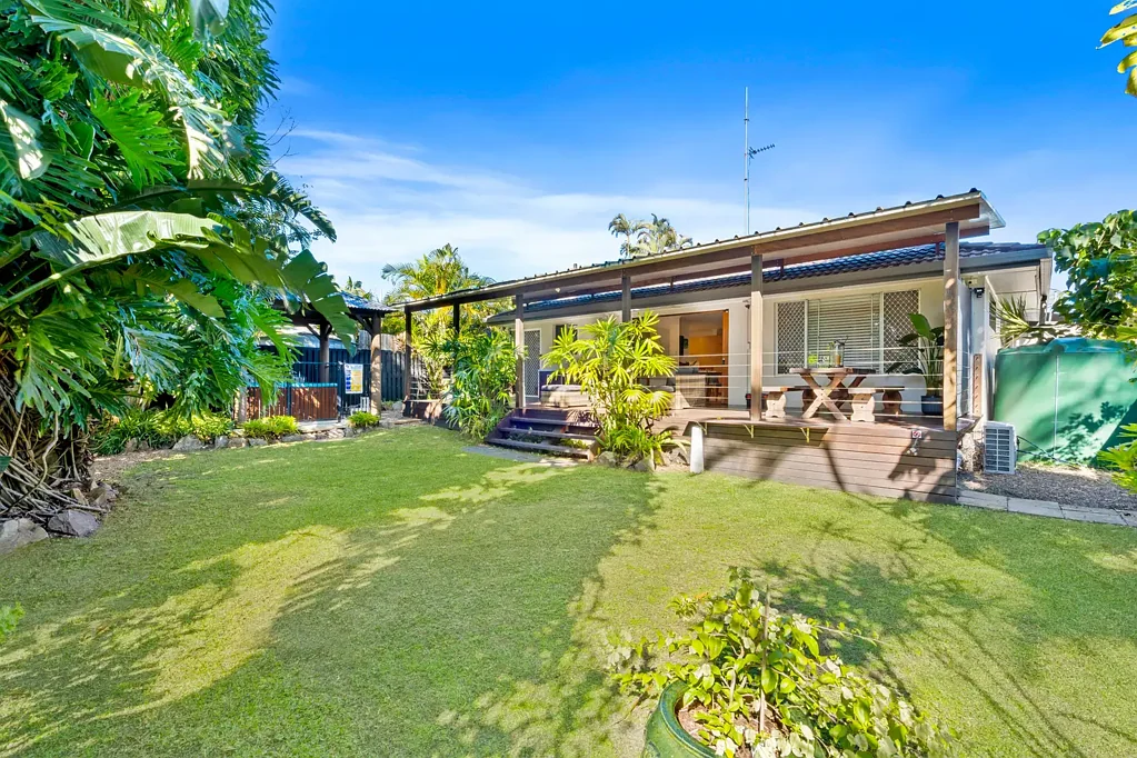 Bundall 4 Bedroom Inner-City Oasis - Desirable North Facing Entertainer!