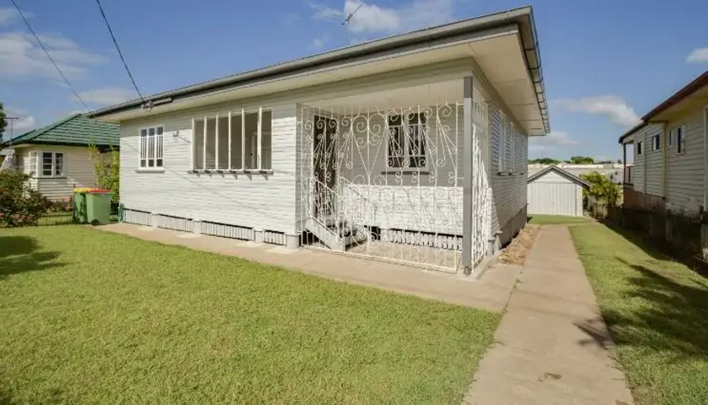 Neat and Tidy Home in Booval!