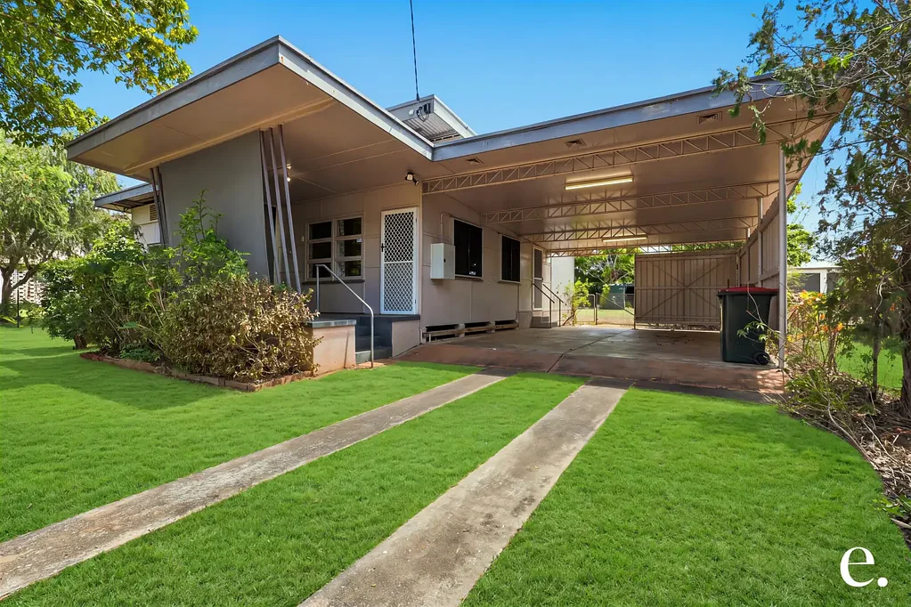 Mareeba 4ਬੈੱਡਰੂਮ 4 BEDROOM FAMILY HOME - MEDIUM DENSITY ZONED!