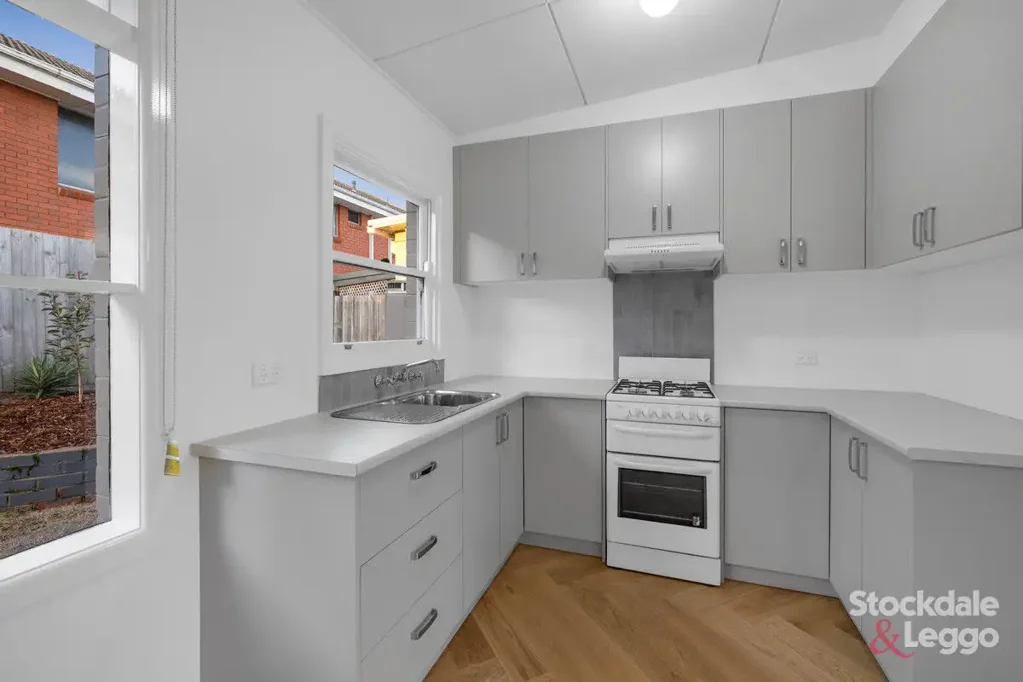 Frankston 2 Bedroom RENOVATED & READY TO GO!