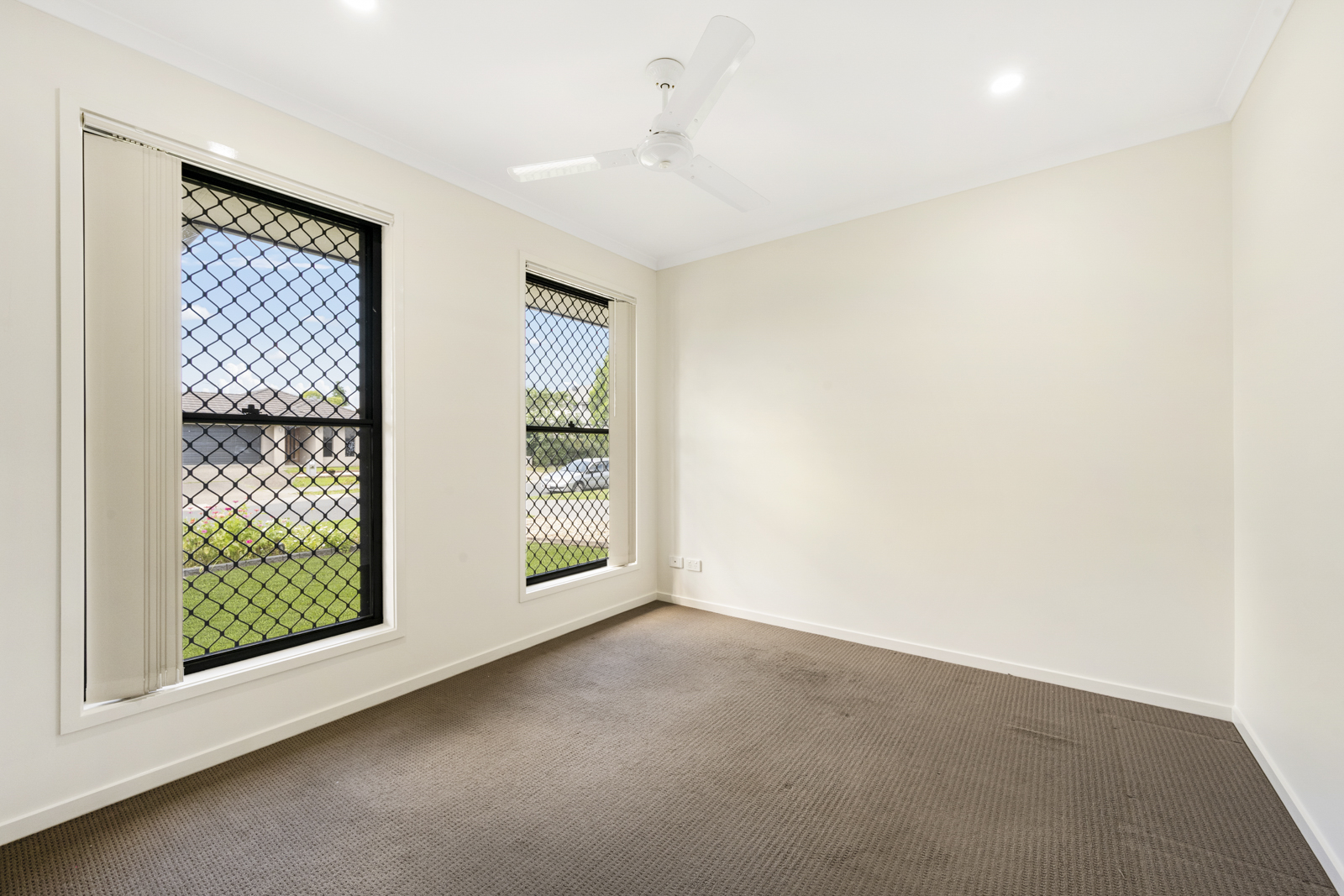 13 SOLOMON PDE, WARNER QLD 4500, 0 rūma, 0 rūma horoi, House