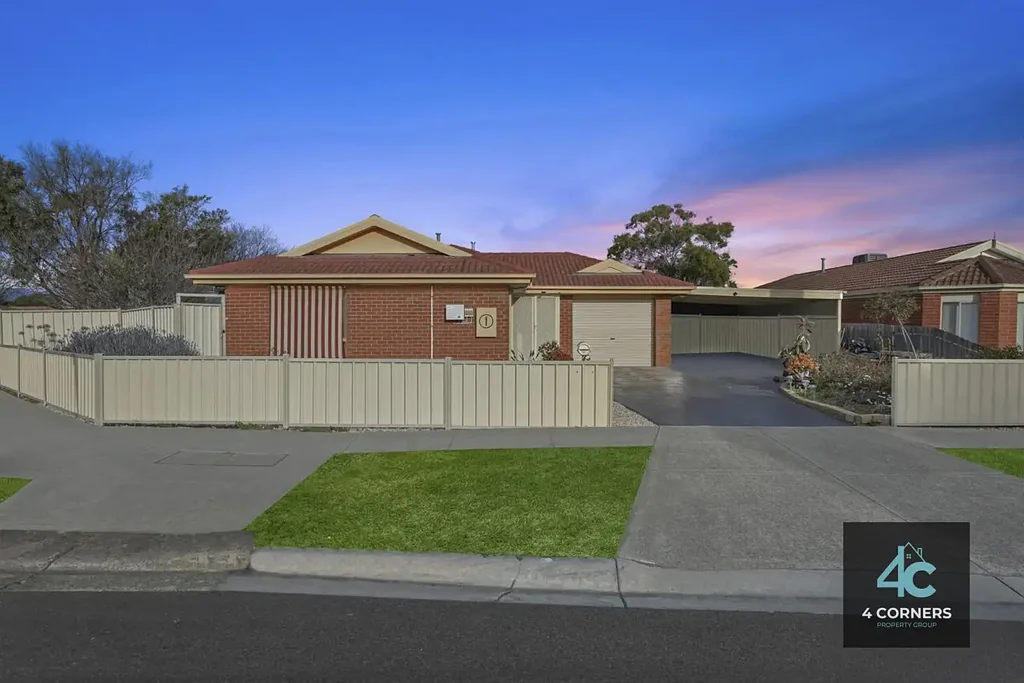 Werribee 3房 Werribee 中心区域的黄金街角地块机会 Prime Corner Block Opportunity in the Heart of Werribee