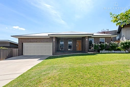 3 Exford Loop, Bourkelands